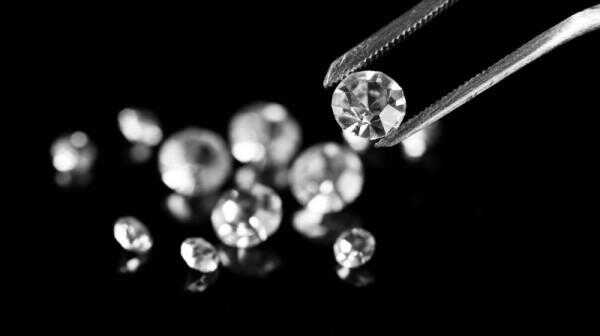 Wie Erkennen Sie Echte Diamanten Von Gefalschten